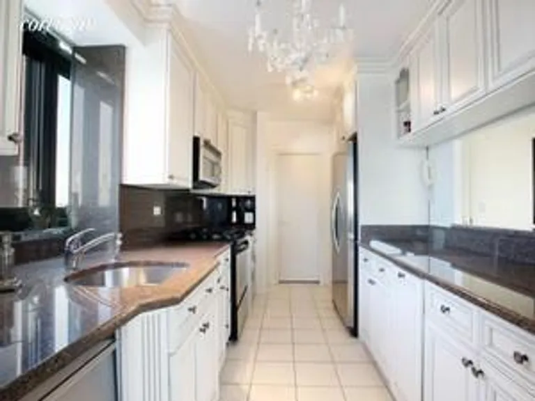 New York City Real Estate | View 1725 York Avenue, 30CD | Beautiful windowed kitchen | View 6