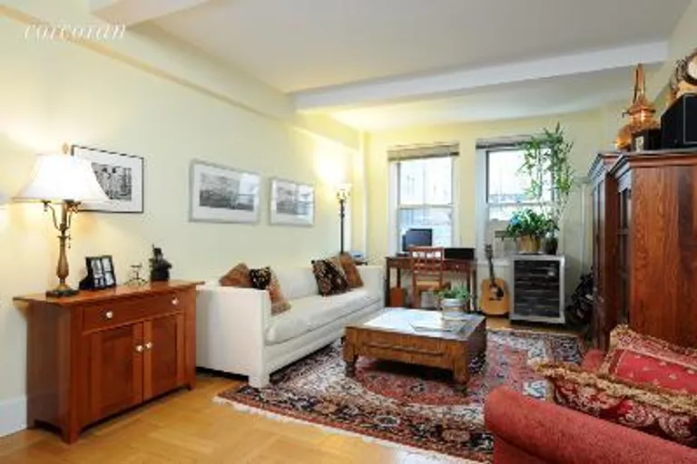 New York City Real Estate | View 60 Gramercy Park North, 8KL | 3 Beds, 2 Baths | View 1