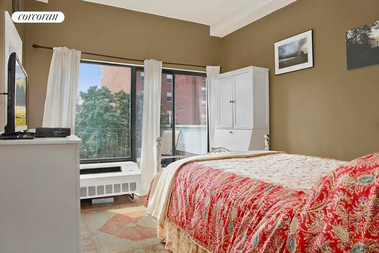 New York City Real Estate | View 580 Sterling Place, PHB | Upper level BR w/ en suite bath & walk-in closet | View 4