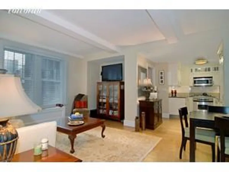 New York City Real Estate | View 27 West 72nd Street, 507 | room 1 | View 2