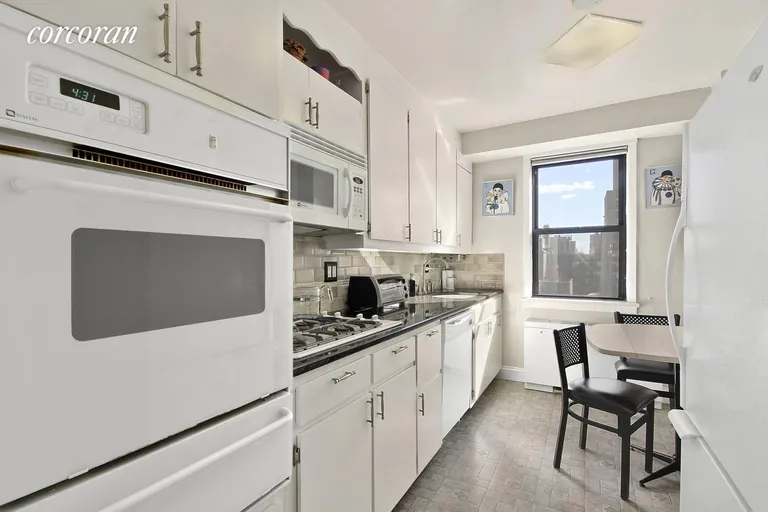 New York City Real Estate | View 201 East 28th Street, 14F | Eat-in Windowed Kitchen. | View 4