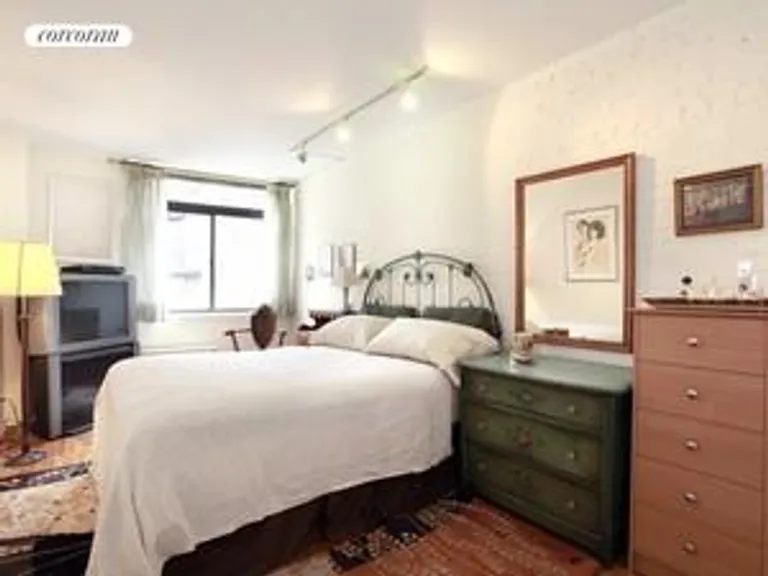 New York City Real Estate | View 23 East 10th Street, 704 | room 2 | View 3