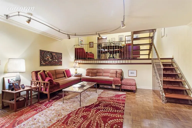 New York City Real Estate | View 7 East 35th Street, 6B | Well laid out and spacious! | View 2