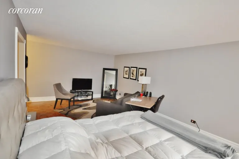 New York City Real Estate | View 1641 Third Avenue, 21B | room 2 | View 3