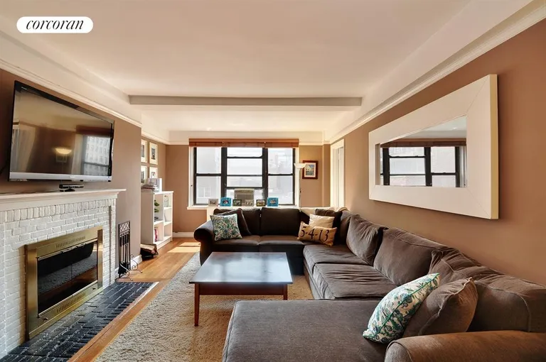 New York City Real Estate | View 140 East 28th Street, 10H | Living Room | View 2