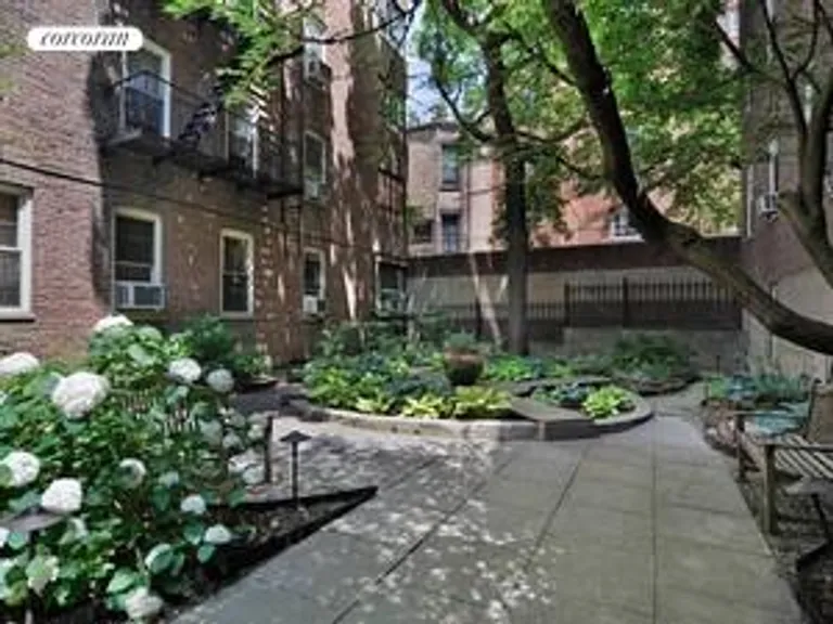 New York City Real Estate | View 140 8th Avenue, 3O | room 1 | View 2