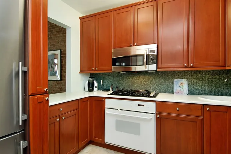 New York City Real Estate | View 319 West 89th Street, 3 | Kitchen | View 5