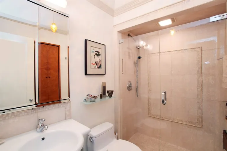 New York City Real Estate | View 319 West 89th Street, 3 | Bathroom | View 7
