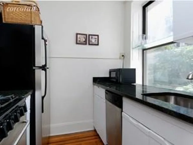 New York City Real Estate | View 77 Eastern Parkway, 4G | 2 Beds, 1 Bath | View 1