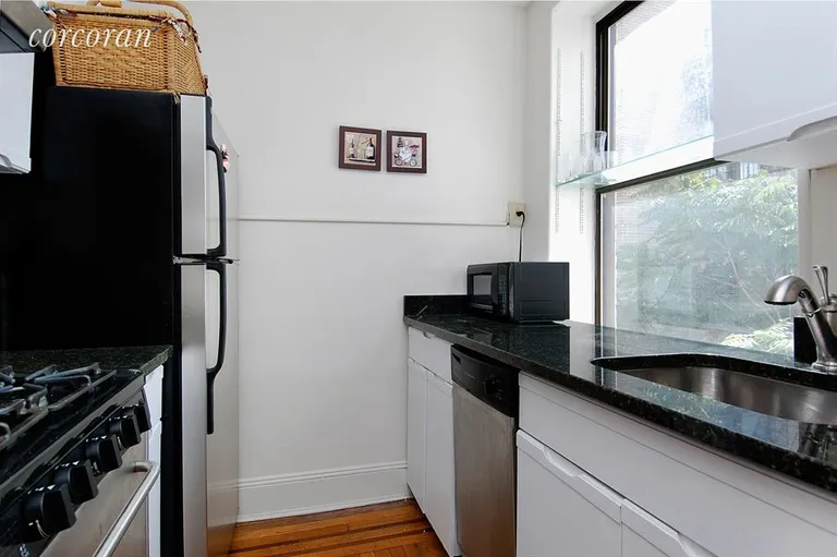 New York City Real Estate | View 77 Eastern Parkway, 4G | Kitchen | View 7