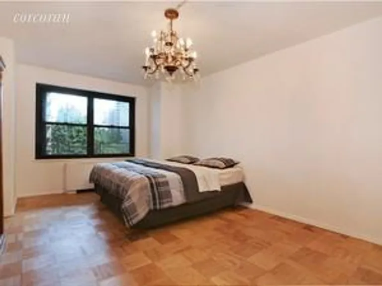 New York City Real Estate | View 140 West End Avenue, 5B | room 2 | View 3