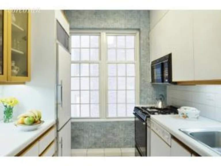 New York City Real Estate | View 130 East End Avenue, 5D | room 3 | View 4