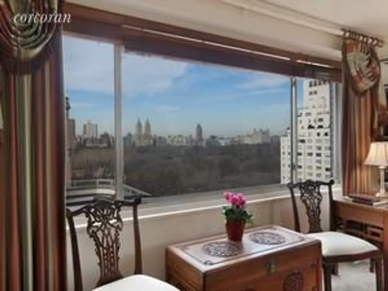New York City Real Estate | View 10 East 70th Street, 16A | room 1 | View 2