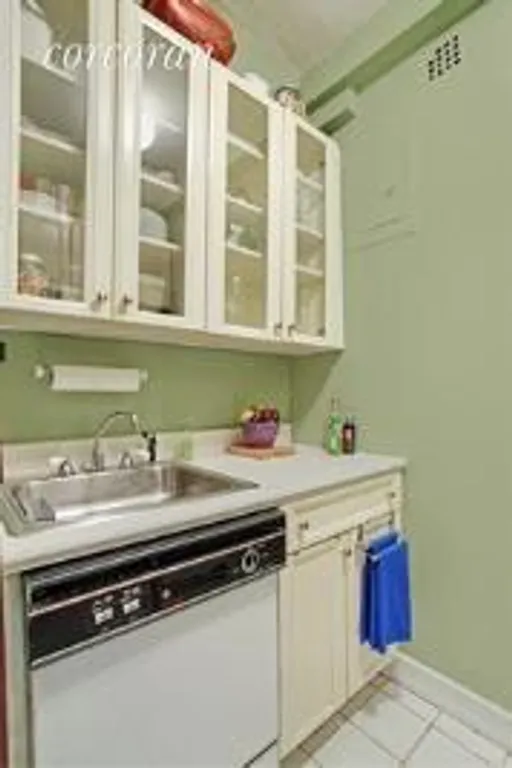 New York City Real Estate | View 410 West 24th Street, 9D | Kitchen | View 3