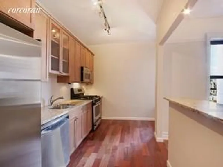 New York City Real Estate | View 255 Eastern Parkway, E10 | MINT | View 3