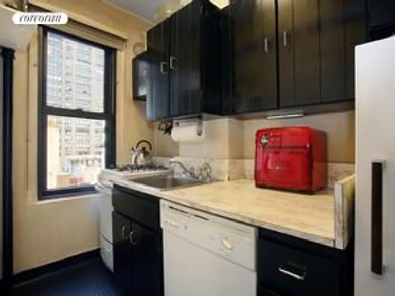 New York City Real Estate | View 235 West End Avenue, 9C | room 2 | View 3
