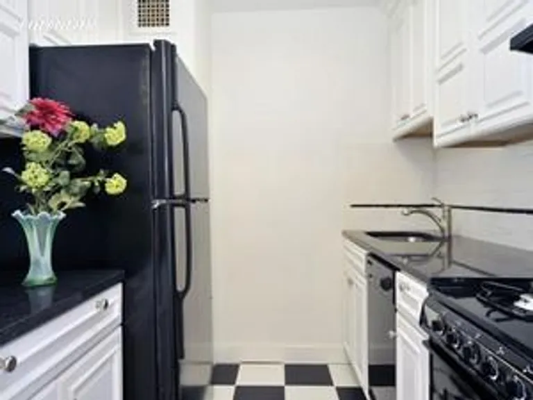 New York City Real Estate | View 301 East 79th Street, 14S | totally reLarnovated kitchen | View 4