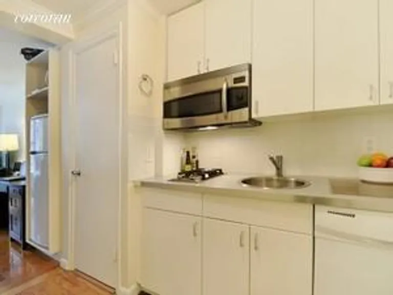 New York City Real Estate | View 433 West 34th Street, 6F | room 2 | View 3