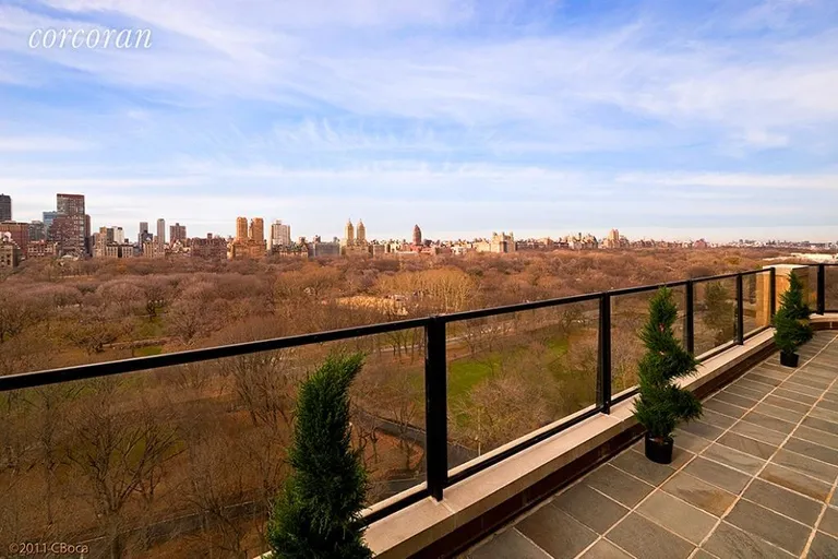 New York City Real Estate | View 875 Fifth Avenue, 19A | room 7 | View 8