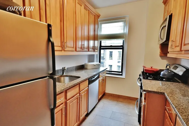 New York City Real Estate | View 170 East 94th Street, 4B | room 6 | View 7