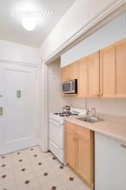 New York City Real Estate | View 433 West 34th Street, 8P | room 1 | View 2