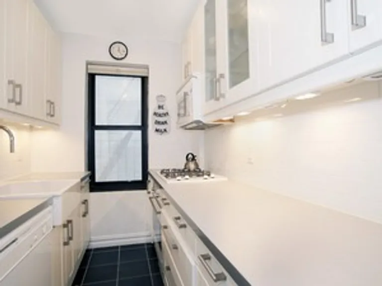 New York City Real Estate | View 225 East 74th Street, 1E | room 3 | View 4