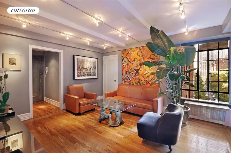 New York City Real Estate | View 333 East 43rd Street, 822 | 2 Beds, 1 Bath | View 1
