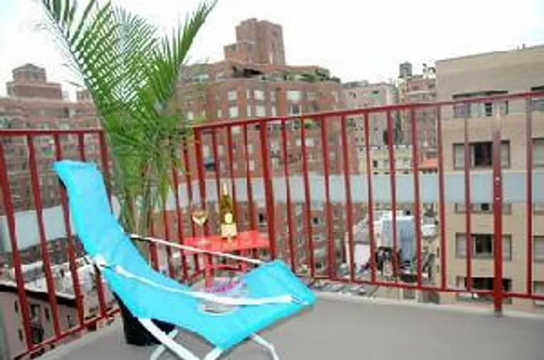 New York City Real Estate | View 40 East 61st Street, 12B | 1 Bed, 1 Bath | View 1