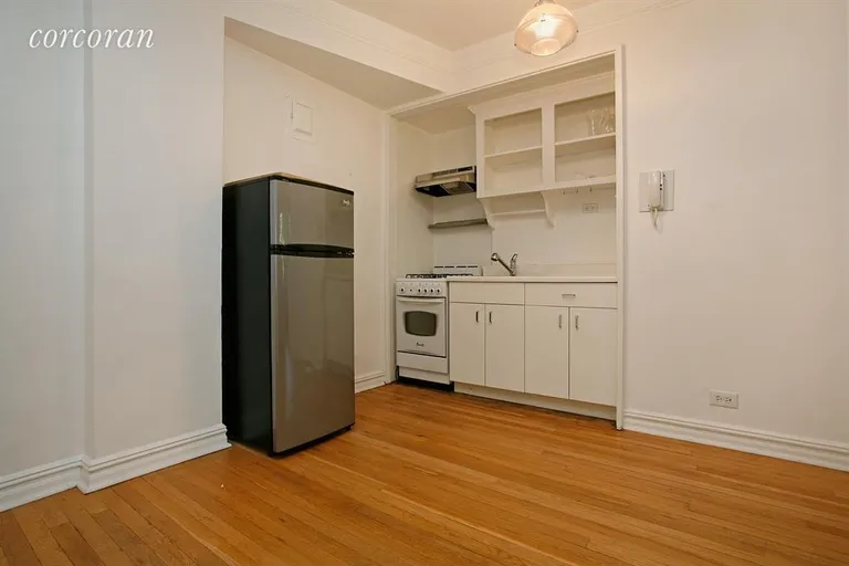 New York City Real Estate | View 210 West 19th Street, 6G | Kitchen | View 2