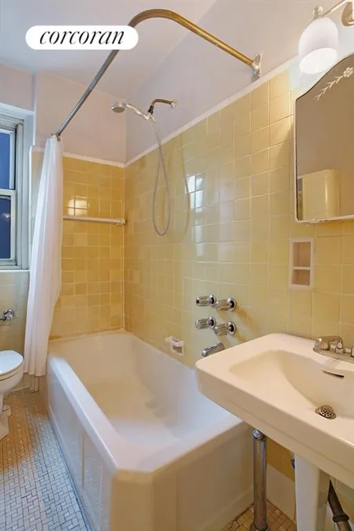New York City Real Estate | View 210 West 19th Street, 6G | Bathroom | View 4
