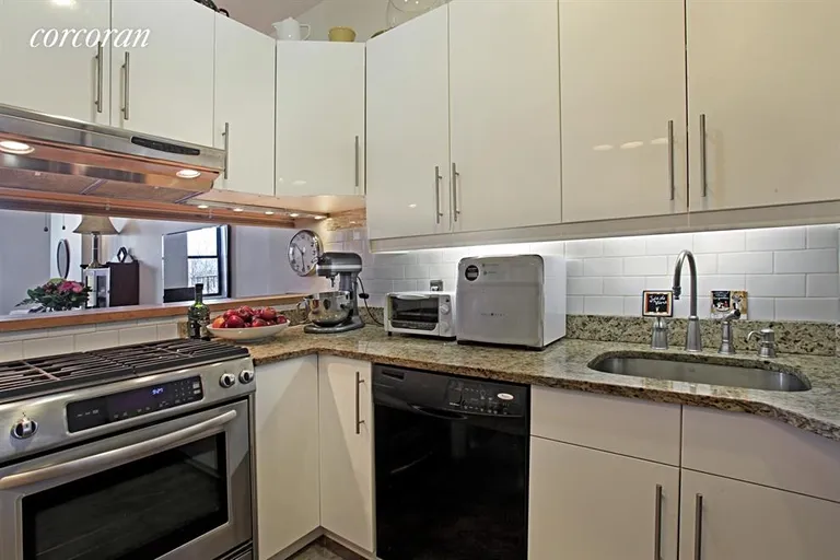 New York City Real Estate | View 412 7th Avenue, 4R | Kitchen | View 2