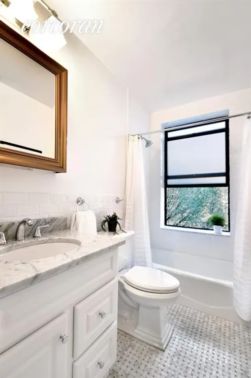 New York City Real Estate | View 255 Eastern Parkway, B7 | Bathroom | View 5