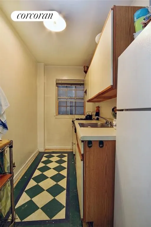 New York City Real Estate | View 205 East 77th Street, 5G | Kitchen | View 3