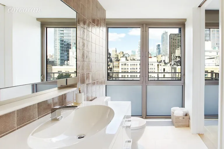 New York City Real Estate | View 124 West 23rd Street, PH1 | 2nd bedroom windowed ensuite bathroom | View 10