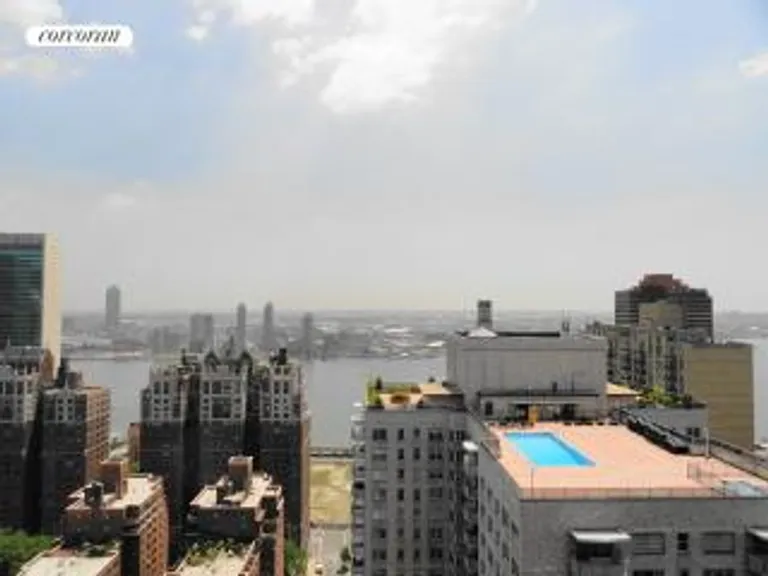New York City Real Estate | View 250 East 40th Street, 39C | 3 Beds, 3 Baths | View 1