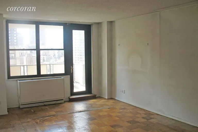 New York City Real Estate | View 301 East 87th Street, 20A | 2 Beds, 1 Bath | View 1