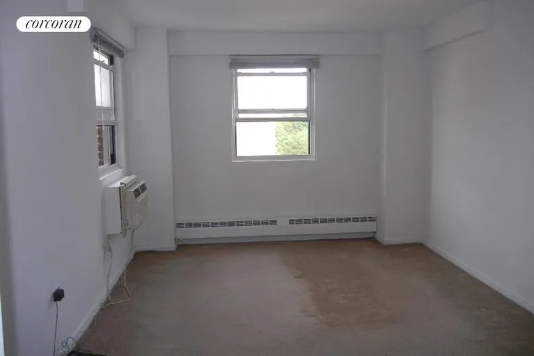 New York City Real Estate | View 122 Ashland Place, 15C | Queen sized Bedroom with 2 closets 2 windows | View 7