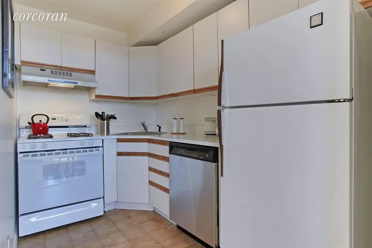 New York City Real Estate | View 492 Henry Street, 6C | Kitchen | View 2