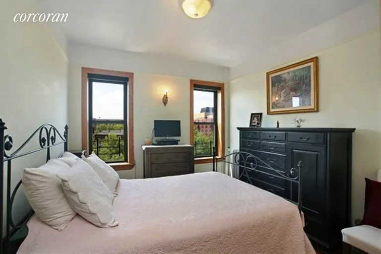 New York City Real Estate | View 401 8th Avenue, 62 | room 4 | View 5