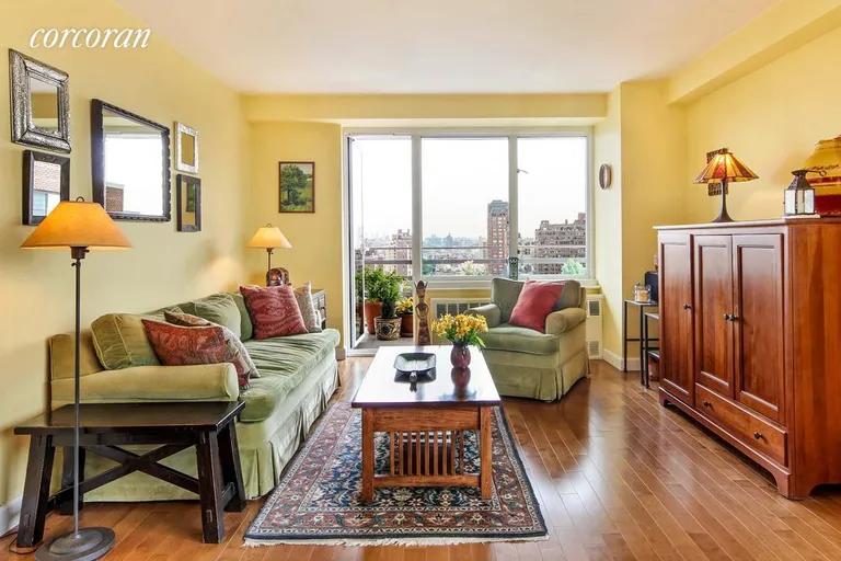 New York City Real Estate | View 392 Central Park West, 20R | 2 Beds, 2 Baths | View 1