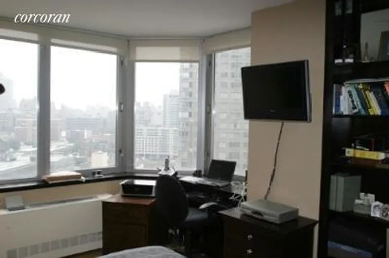 New York City Real Estate | View 500 West 43rd Street, 21B | room 2 | View 3