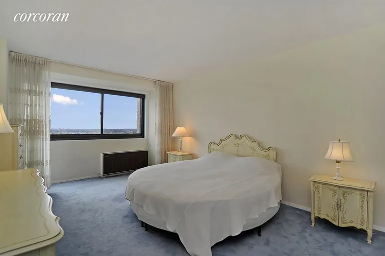 New York City Real Estate | View 1725 York Avenue, 33C | Bright, King-sized Master Bedroom | View 4