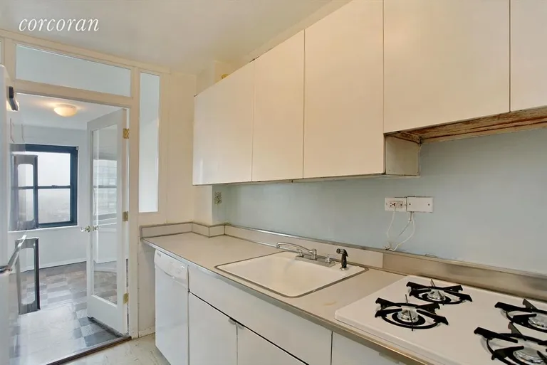 New York City Real Estate | View 142 West End Avenue, 29L | Kitchen | View 2
