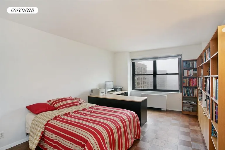 New York City Real Estate | View 142 West End Avenue, 29L | Bedroom | View 4