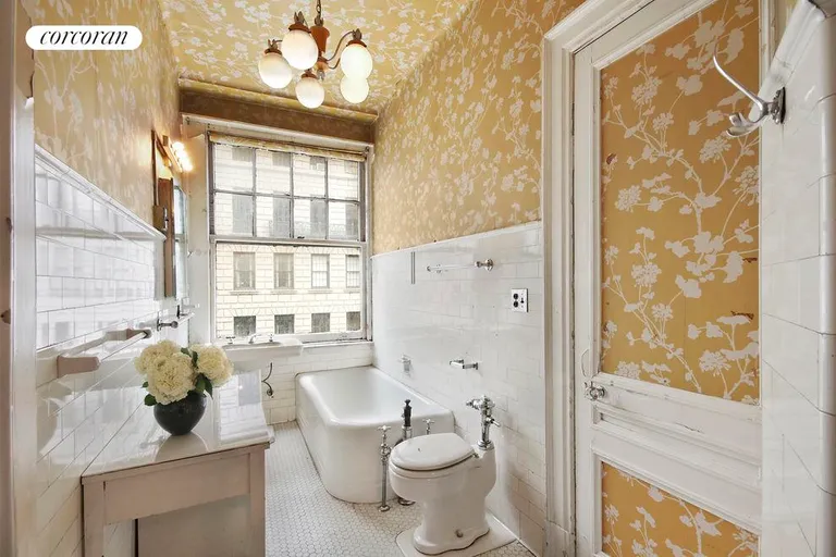 New York City Real Estate | View 830 Park Avenue, 7-8A | 10- Bathroom | View 11