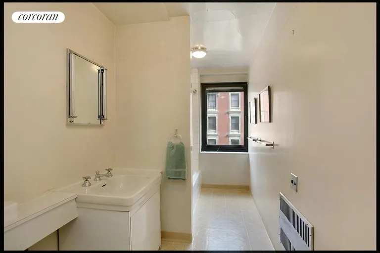 New York City Real Estate | View 25 East 83rd Street, 6B | Bathroom | View 7