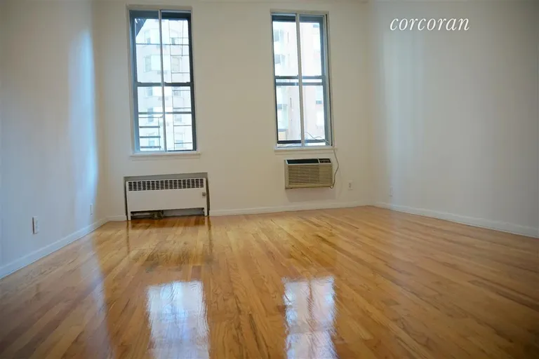 New York City Real Estate | View 622 Greenwich Street, 5C | room 8 | View 9