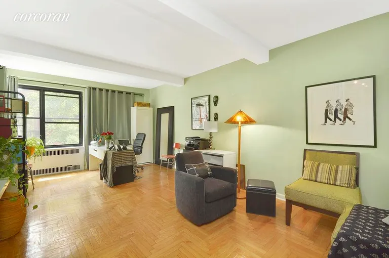 New York City Real Estate | View 72 Park Terrace West, E37 | Living Room | View 2