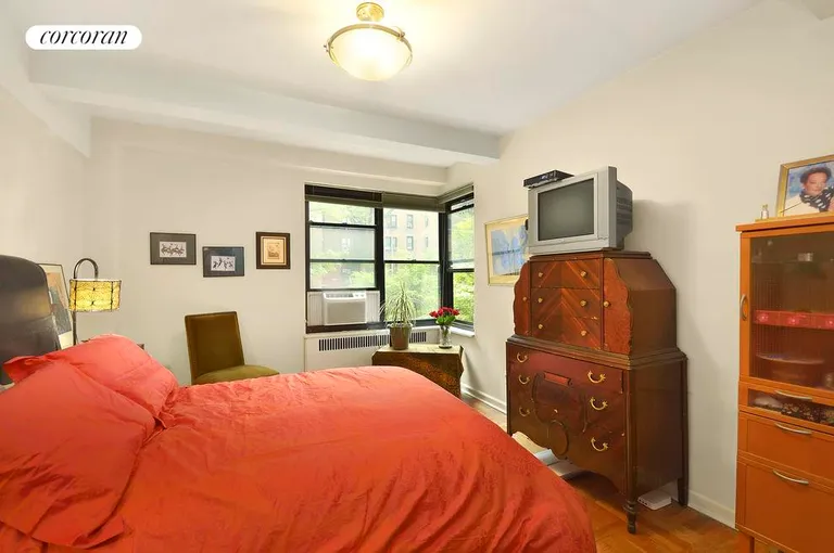 New York City Real Estate | View 72 Park Terrace West, E37 | Bedroom | View 4