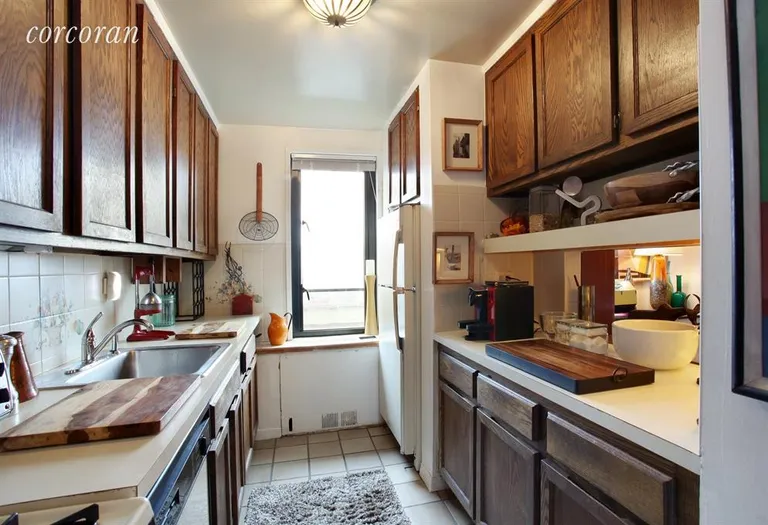 New York City Real Estate | View 531 Main Street, 1116 | Kitchen | View 2